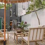 Huswell - Cosy Bohemian Decorated Apartment With Terrace